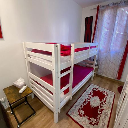 Nice Apartment Ideal To Visit Paris Клиши Екстериор снимка