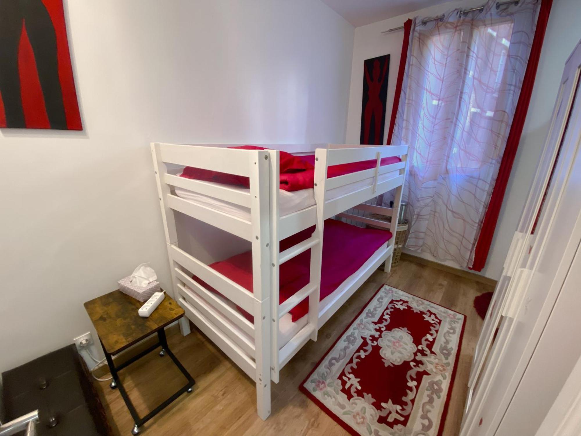 Nice Apartment Ideal To Visit Paris Клиши Екстериор снимка